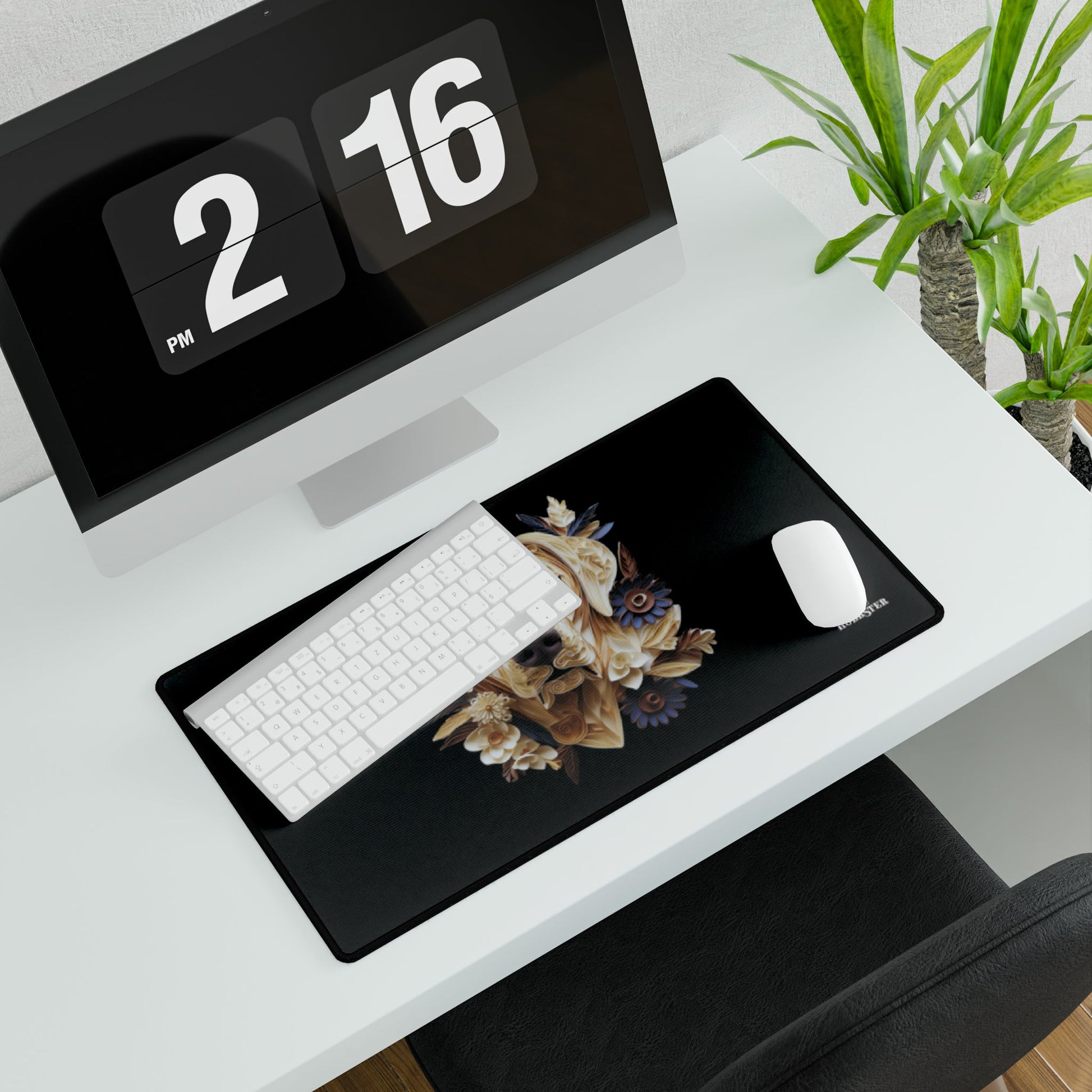 Non-slip Desk Mat Featuring Quilled Labrador Design - Hobbster