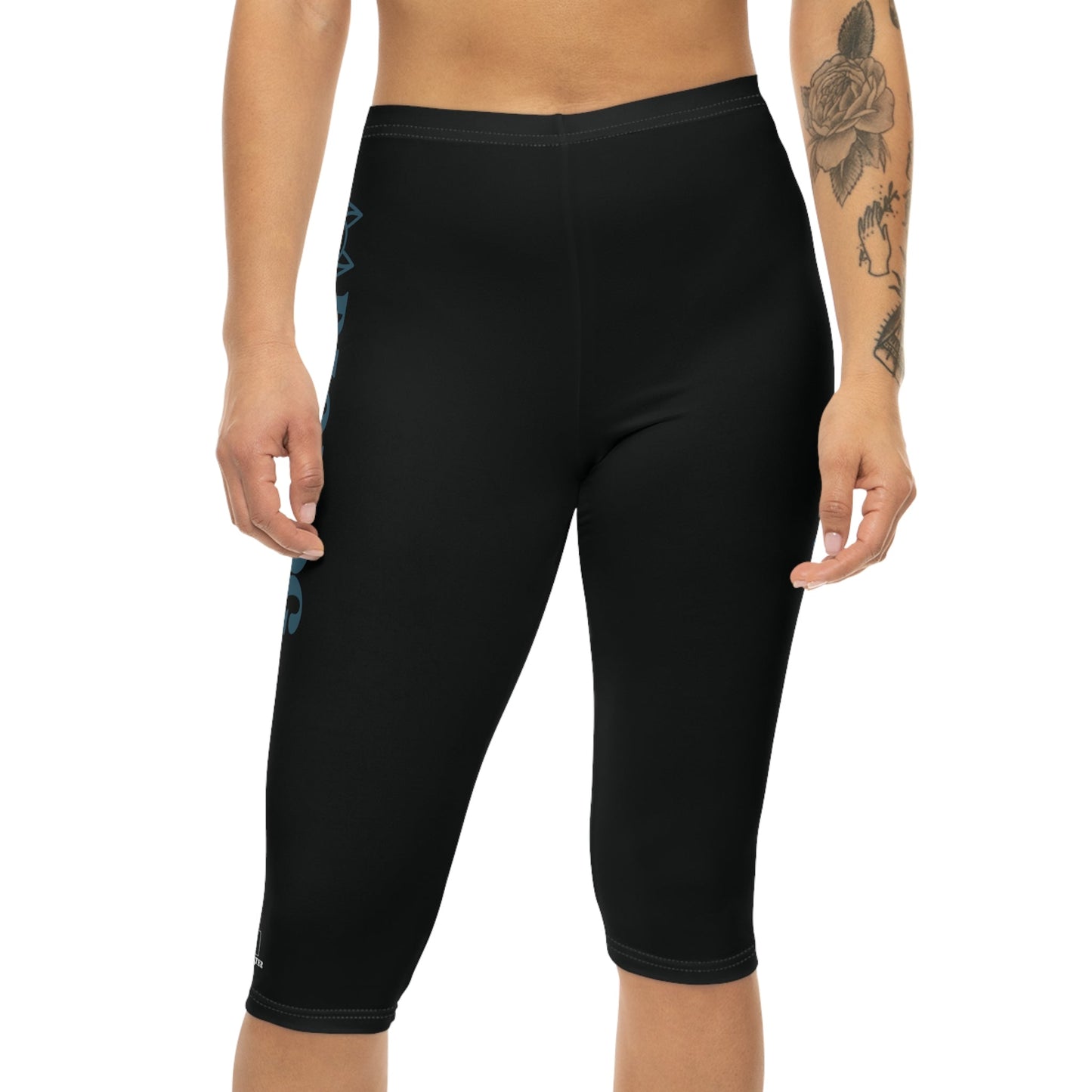 Women’s Big Dog Mid-Rise Capri Leggings - Hobbster